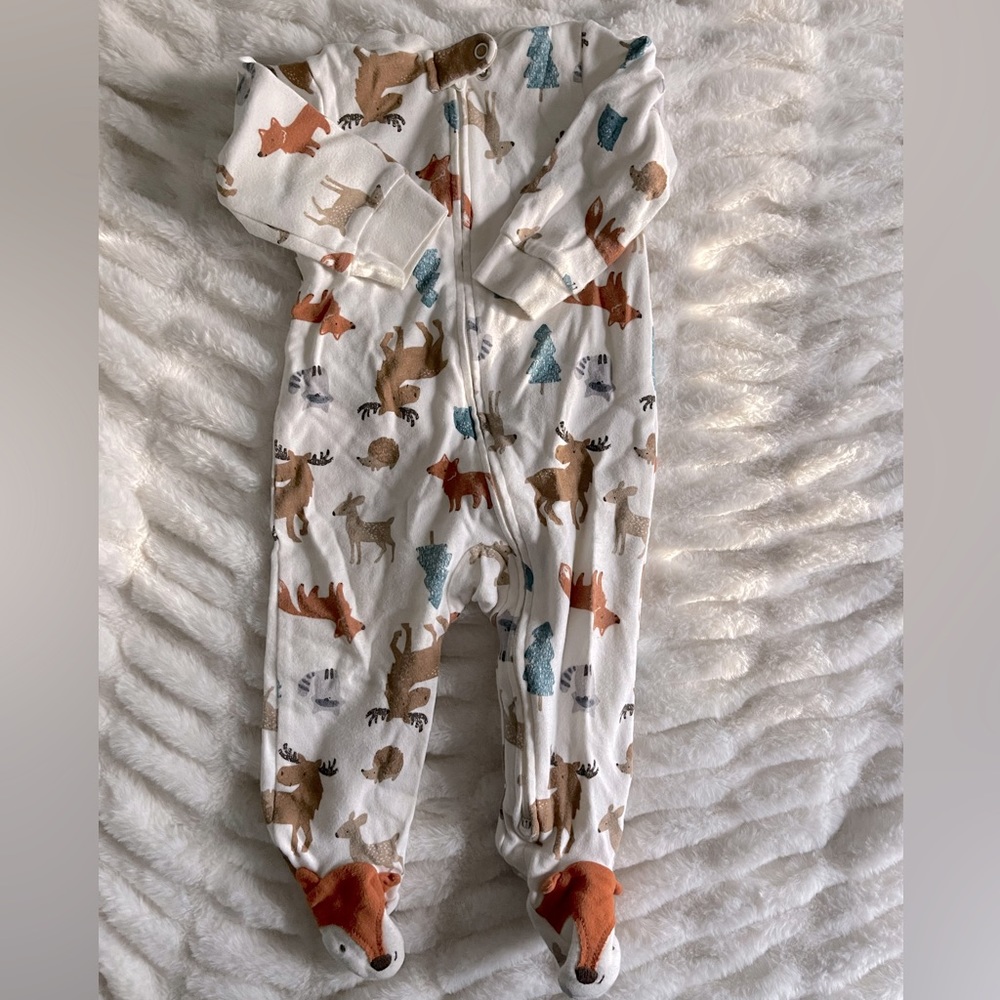 CARTER’S pajamas